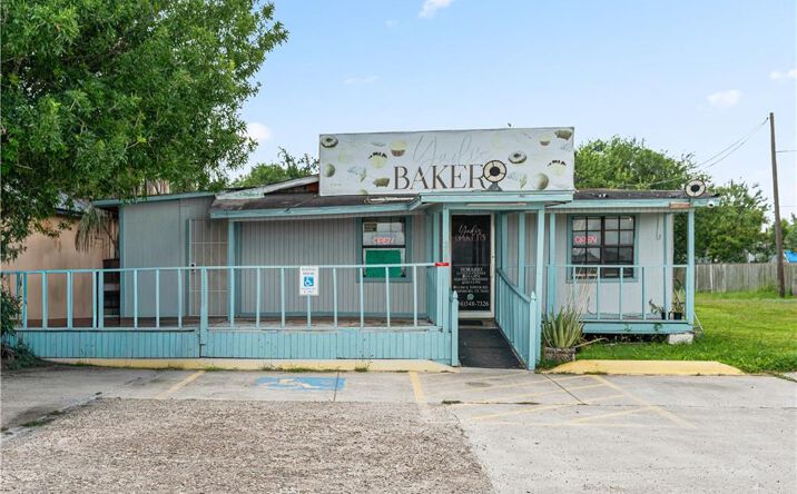 Pictures of Retail property located at 1308 S Tower Road, Edinburg, TX 78542 for sales - image #1