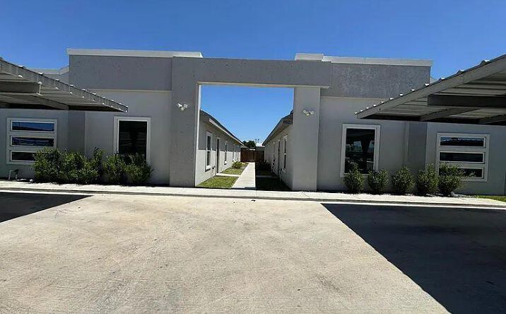 Pictures of Multifamily property located at 800 N Kentucky Street, Alton, TX 78573 for sales - image #1