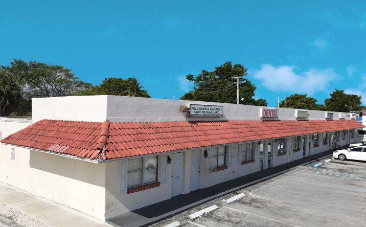 Pictures of Retail property located at 3901 North Andrews Avenue, Oakland Park, FL 33309 for sales - image #1
