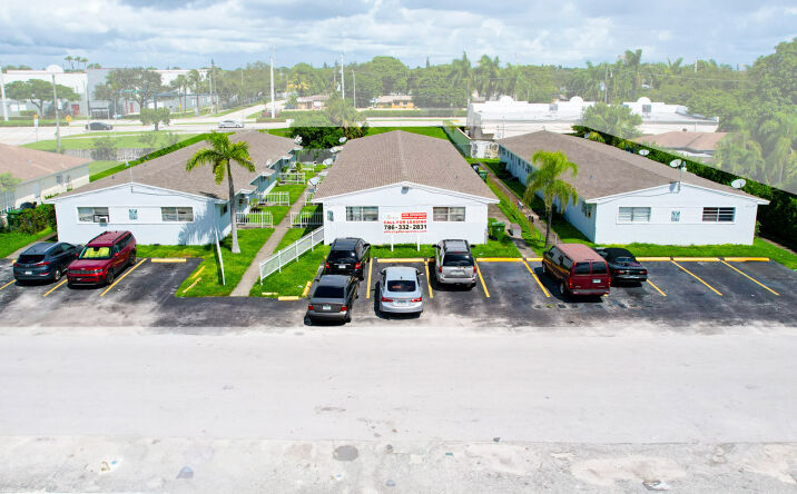 Pictures of Multifamily property located at 829 NW TENTH ST, HALLANDALE BEACH, FL 33009 for sales - image #1