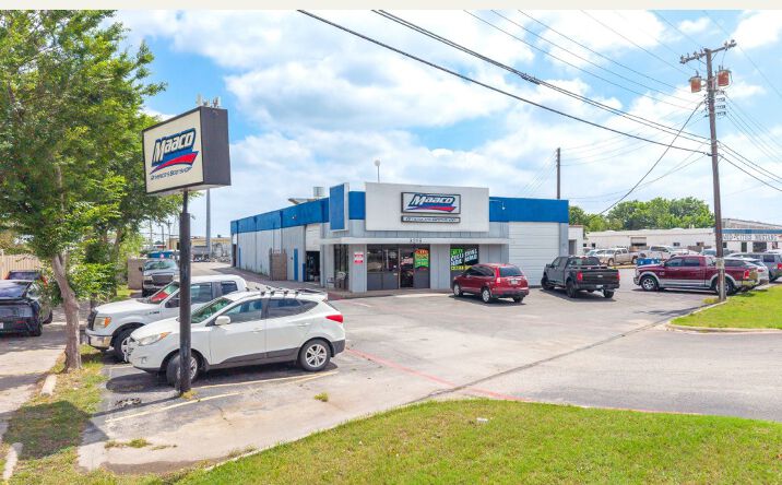 Pictures of Retail property located at 3215 West Euless Boulevard, Euless, TX 76040 for sales - image #1