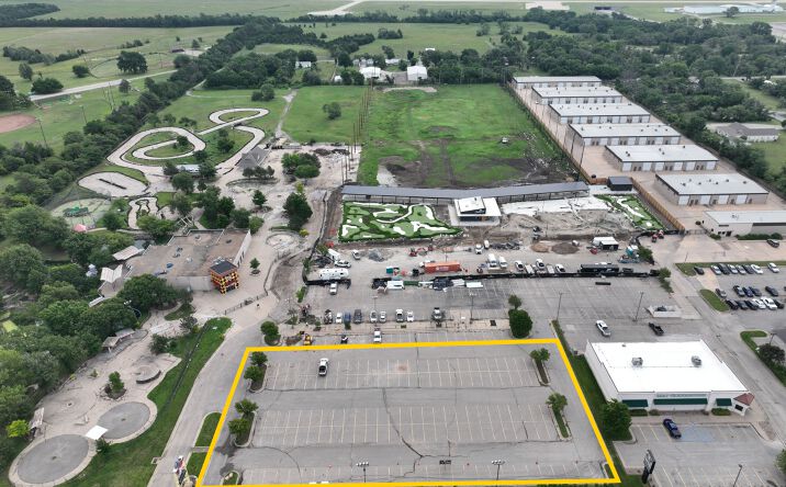 Pictures of Land property located at 800 North Webb Road, Wichita, KS 67206 for sales - image #1