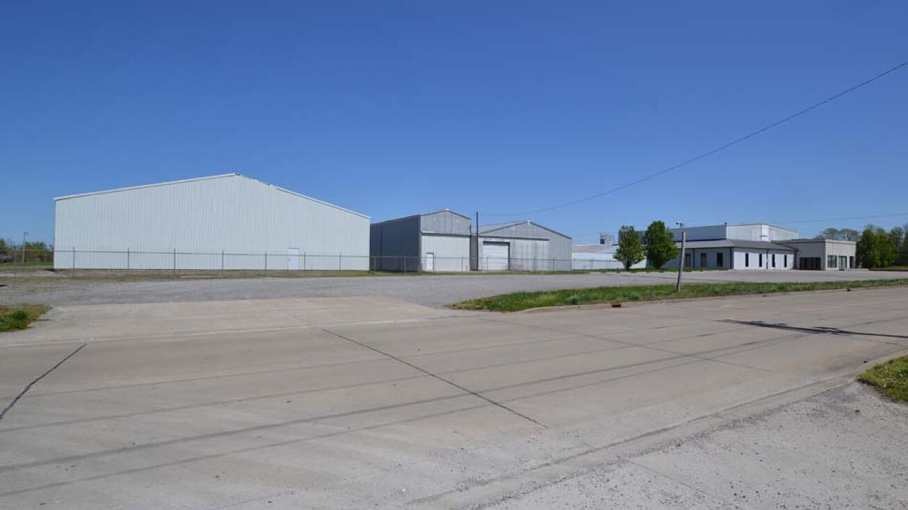 451 E Illinois St, Benton, IL 62812