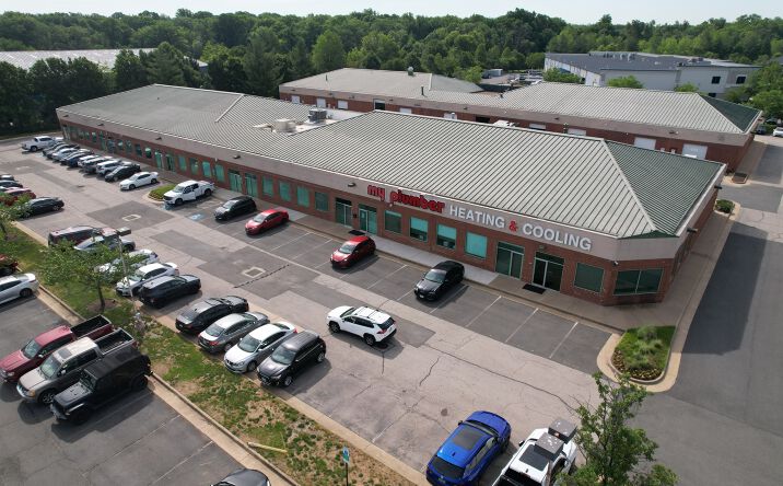 Pictures of Industrial property located at 6947 Gateway Ct, Manassas, VA 20109 for sales - image #1