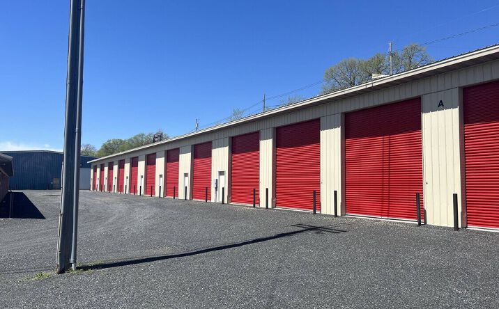 Pictures of Self Storage property located at 631 E MADISON ST, EAU CLAIRE, WI 54703-3233 for sales - image #1