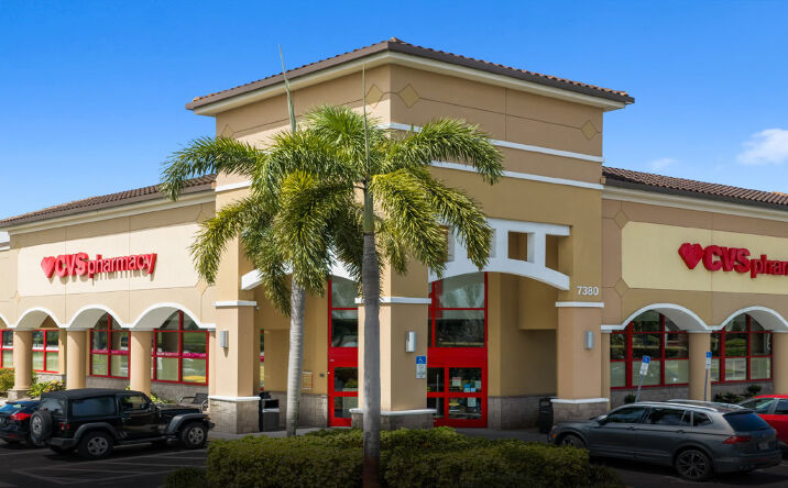 Pictures of Retail property located at 7380 Davis Boulevard, Naples, FL 34104 for sales - image #1