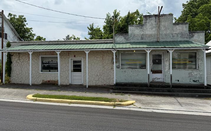 Pictures of Mixed Use property located at N Main 1064, Hillsville, VA 24343 for sales - image #1