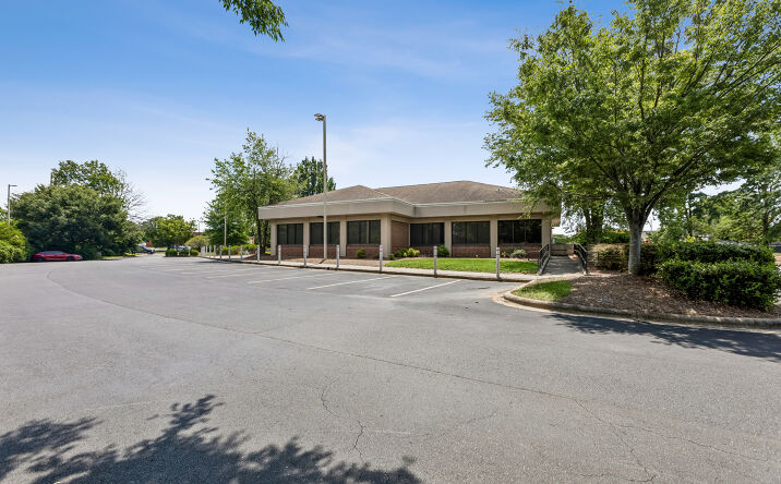 Pictures of Retail, Office property located at 9630 S TRYON ST, CHARLOTTE, NC 28273-6502 for sales - image #1