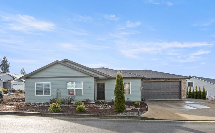 Pictures of Multifamily property located at 582 Fairway Estates Drive, Sutherlin, OR 97479 for sales - image #1