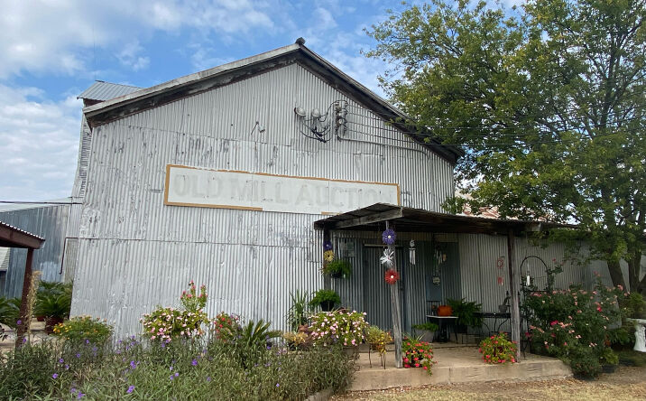 Pictures of Hospitality property located at 202 N ASHWOOD AVE, MARIETTA, OK 73448-1936 for sales - image #1