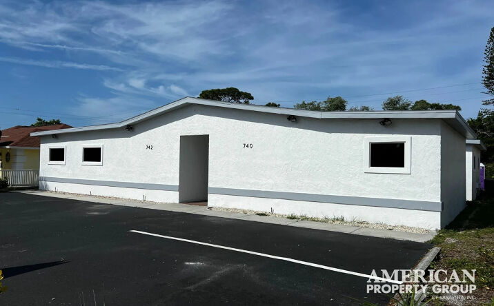 Pictures of Office property located at 740 The Rialto, Venice, FL 34285 for sales - image #1