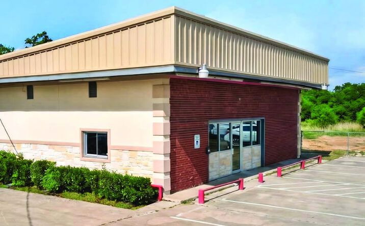 Pictures of Retail, Office property located at 815 East Moore Avenue, Terrell, TX 75160 for sales - image #1
