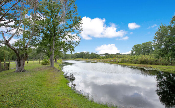 Pictures of Senior Living, Land, Special Purpose property located at 19616 Livingston Ave, Lutz, FL 33559 for sales - image #1