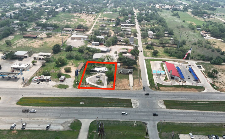 Pictures of Retail, Office property located at 705 10th St, Floresville, TX 78114 for sales - image #1