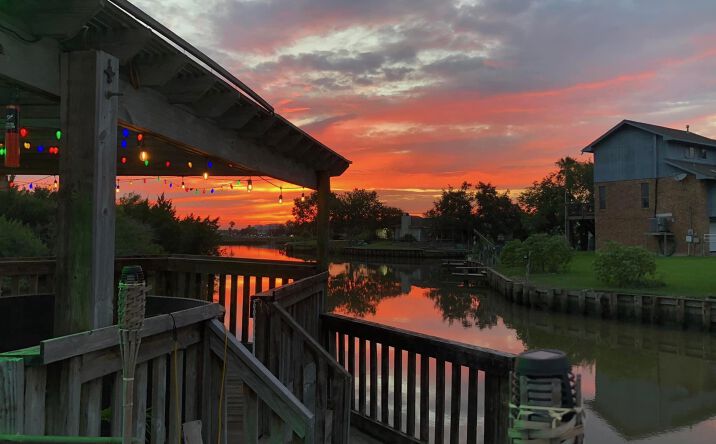 Pictures of Retail property located at 624 Marina Bay Drive, Kemah, TX 77565 for sales - image #1