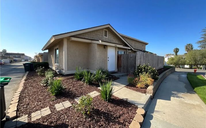 Pictures of Multifamily property located at 1404 E Sail Avenue, Orange, CA 92865 for sales - image #1