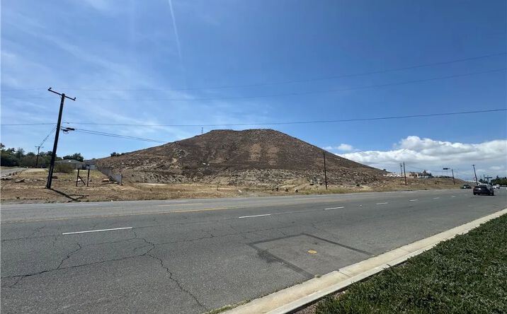 Pictures of Land property located at 3696 Hamner, Norco, CA 92860 for sales - image #1