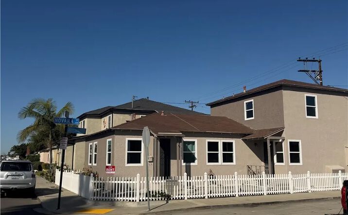 Pictures of Multifamily property located at 5653 E 2nd, Long Beach, CA 90803 for sales - image #1