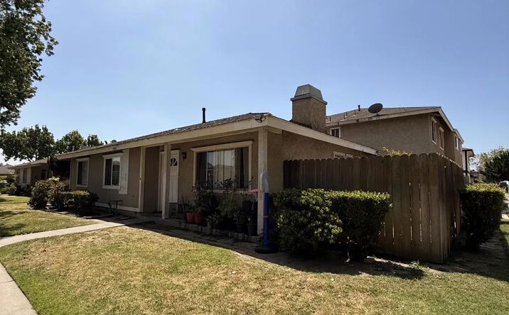 Pictures of Multifamily property located at 1310 Hull Place, Oxnard, CA 93030 for sales - image #1