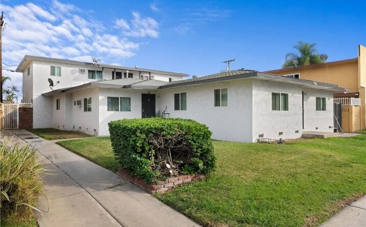 Pictures of Multifamily property located at 1110 N East, Anaheim, CA 92805 for sales - image #1