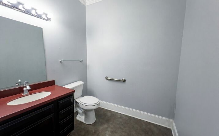 Pictures of Office property located at 101 North Highland Avenue, Jackson, TN 38301 for sales - image #1