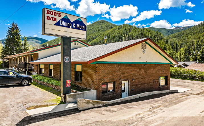 320 N Main Street, NEIHART