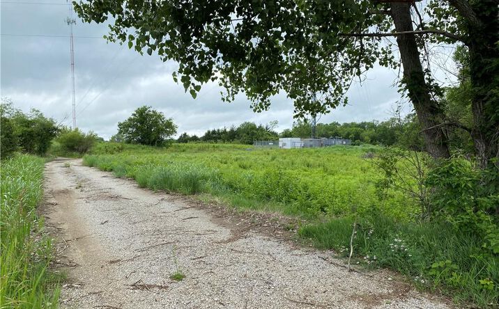 Pictures of Industrial property located at 22172 Lone Elm Road, Spring Hill, KS 66083 for sales - image #1