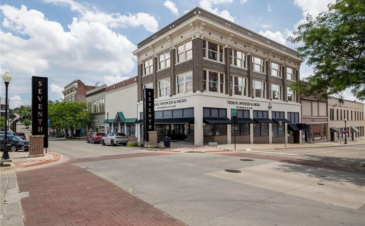 Pictures of Office property located at 702 Felix Street, Saint Joseph, MO 64501 for sales - image #1
