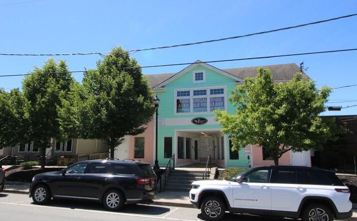 457 Broadway, Monticello