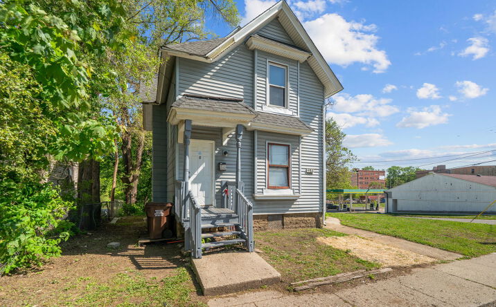 Pictures of Multifamily property located at 928 8th Avenue, Rockford, IL 61104 for sales - image #1