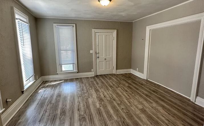Pictures of Multifamily property located at 423-425 Center Avenue, Janesville, WI 53548 for sales - image #1