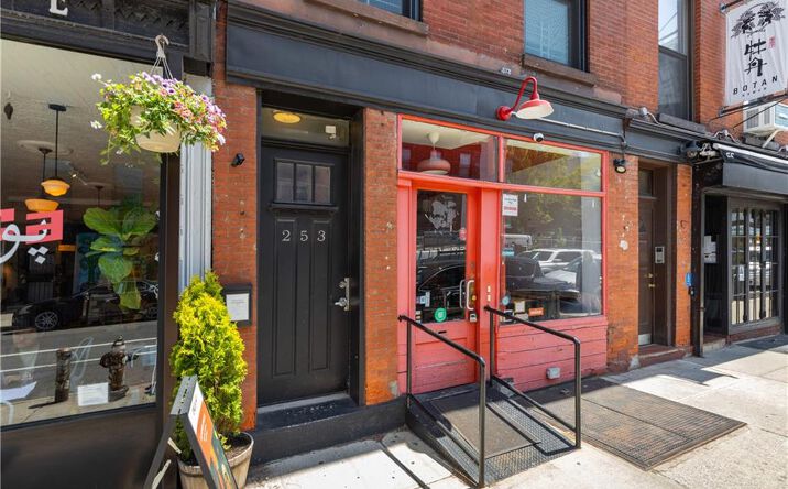 Pictures of Retail property located at 253 Smith Street, Brooklyn, NY 11231 for sales - image #1
