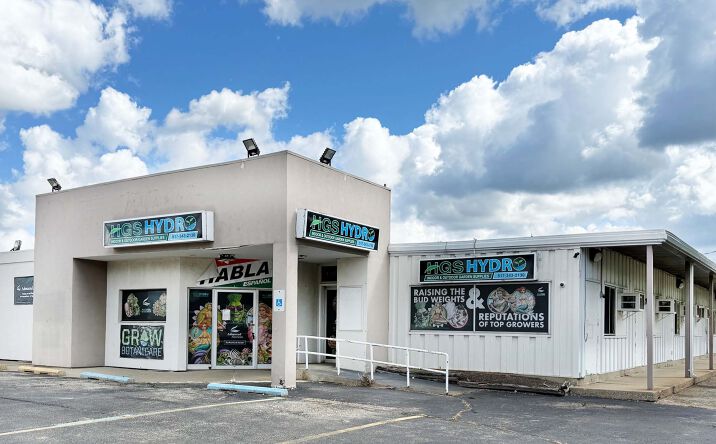 Pictures of Retail property located at 1402 N Eaton St, Albion, MI 49224 for sales - image #1