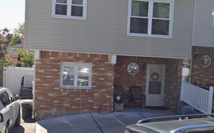 Pictures of Multifamily property located at 141 Marisa Circle, Staten Island, NY 10309 for sales - image #1