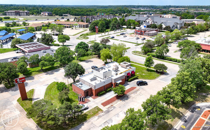 Pictures of Retail property located at 11406 Forest Ave, Clive, IA 50325 for sales - image #1