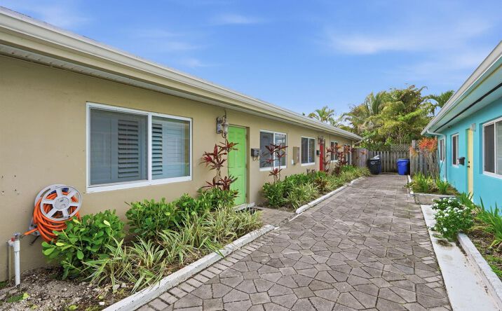 Pictures of Multifamily property located at 1402 NE 32nd Street # b #A-b, Oakland Park, FL 33334 for sales - image #1