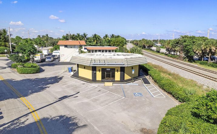Pictures of Retail, Business for Sale, Office, Special Purpose, Industrial property located at 888 E Coast Avenue, Lantana, FL 33462 for sales - image #1