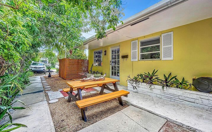 1478 NE 34th Court, Oakland Park