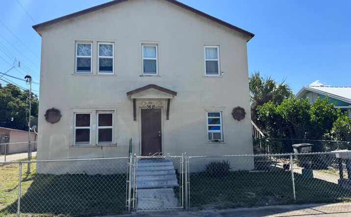 Pictures of Multifamily property located at 3621 Morton Avenue, West Palm Beach, FL 33405 for sales - image #1