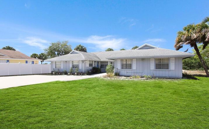 Pictures of Multifamily property located at 11099 Ridge Avenue, Fort Pierce, FL 34982 for sales - image #1