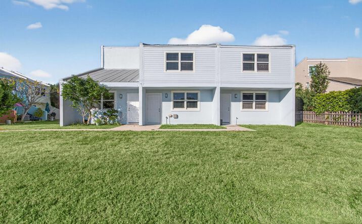 Pictures of Multifamily property located at 1002 Shorewinds Drive, Hutchinson Island, FL 34949 for sales - image #1