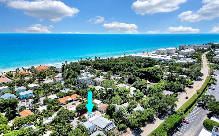 Pictures of Multifamily property located at 14 South Lane, Boynton Beach, FL 33435 for sales - image #1