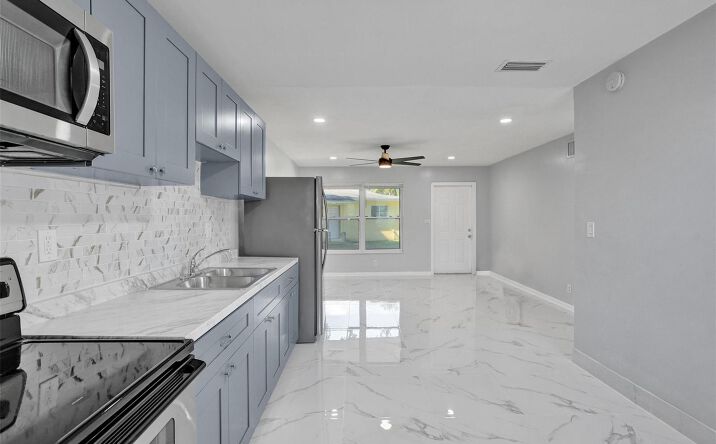 Pictures of Multifamily property located at 260 NE 41st Street, Oakland Park, FL 33334 for sales - image #1