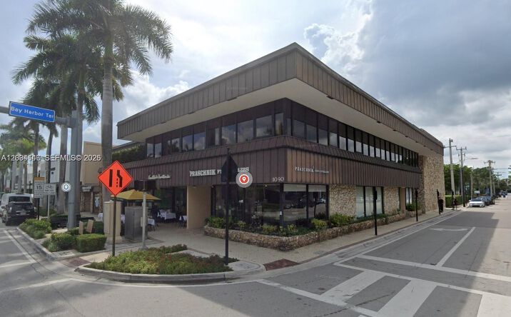 Pictures of Retail property located at 1090 Kane Concourse, Bay Harbor Islands, FL 33154 for sales - image #1