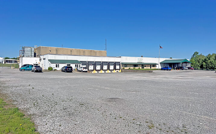 Pictures of Industrial property located at 7945 Old Highway 51 North, Cobden, IL 62920 for sales - image #1