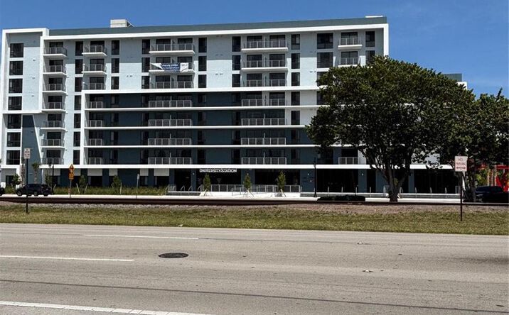 Pictures of Multifamily property located at 2125 Polk Street, Hollywood, FL 33020 for sales - image #1