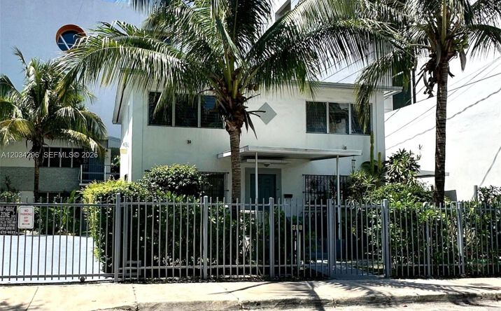 Pictures of Multifamily property located at 364 SW 11th St, Miami, FL 33130 for sales - image #1
