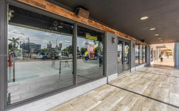 Pictures of Retail property located at 4950 W 12th Ave, Hialeah, FL 33012 for sales - image #1