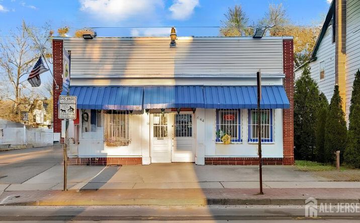 Pictures of Retail property located at 644 Cooper Street, Beverly, NJ 08010 for sales - image #1