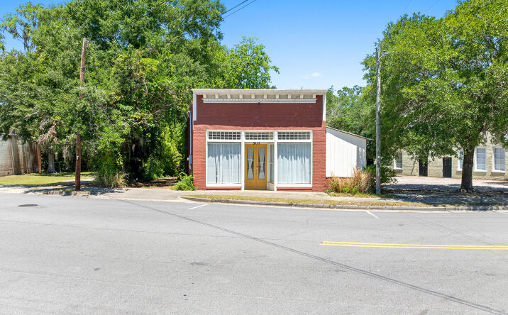 Pictures of Retail, Office property located at 501 E Washington Street, Walterboro, SC 29488 for sales - image #1